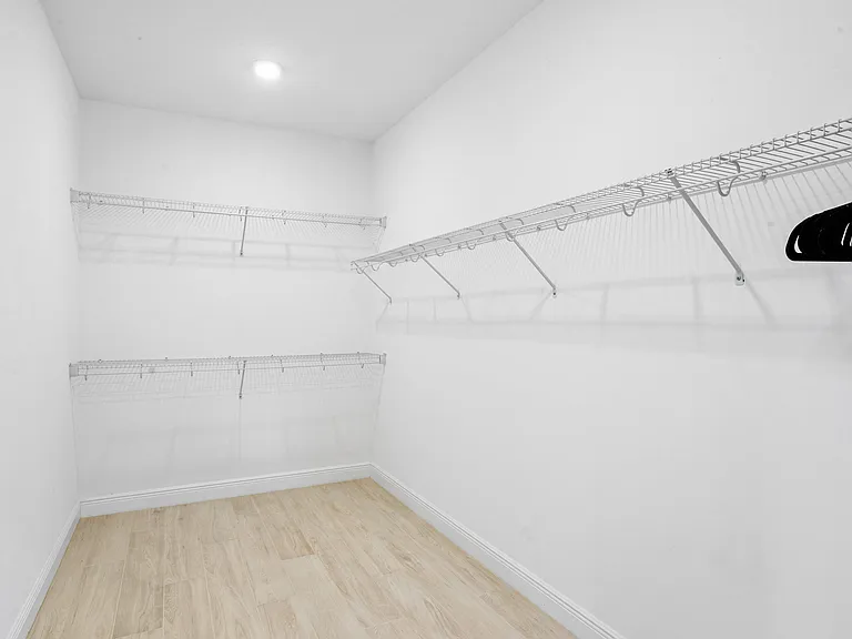 5623 Delacroix Ter — Photo 20