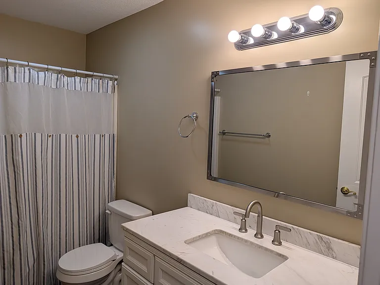 3880 Simpson Rd E — Photo 15