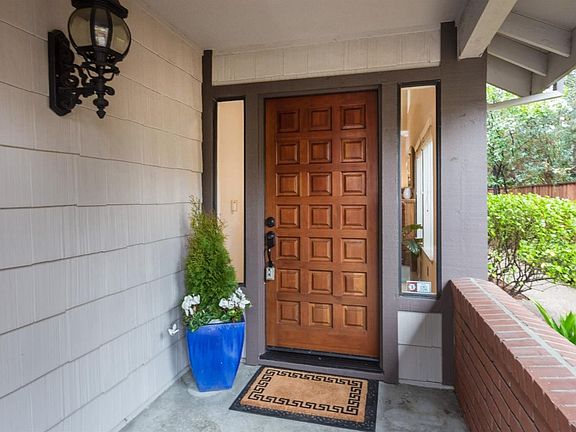 3rd image of 18860 Biarritz Ct