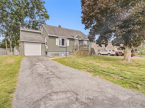 2nd image of 104 Forest Dr