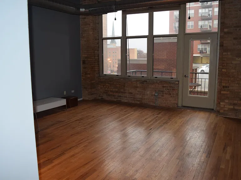 1500 W Monroe St #3 — Photo 2