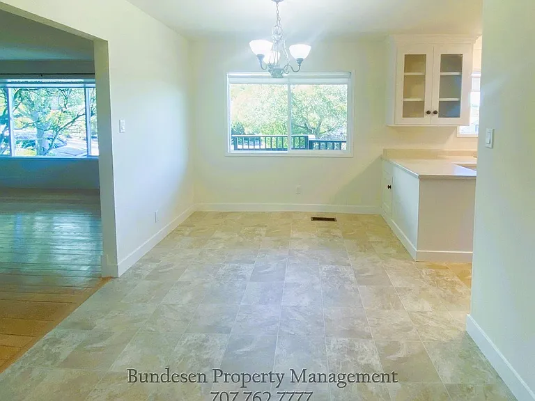 77 Sunny Hill Dr — Photo 8