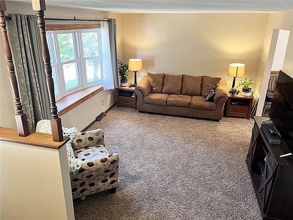 4th image of 5905 Pinecrest Dr