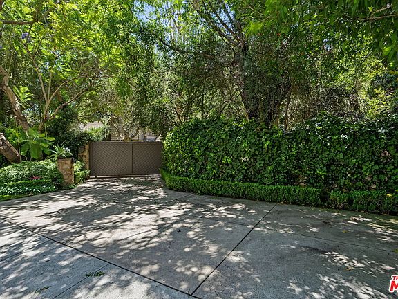 2nd image of 575 N Beverly Glen Blvd