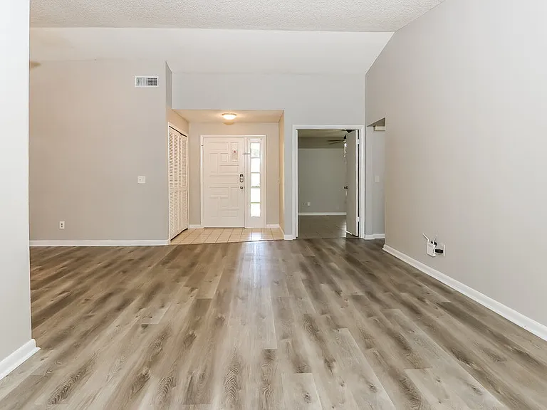 147 Viscaya Ave — Photo 6