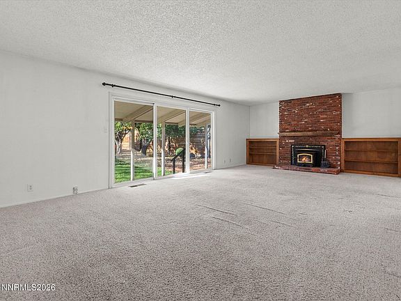 3rd image of 280 Wild Rose Dr