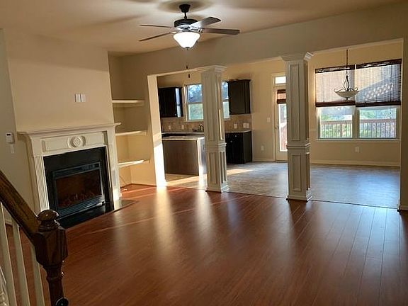4th image of 1548 Creek Bend Ln