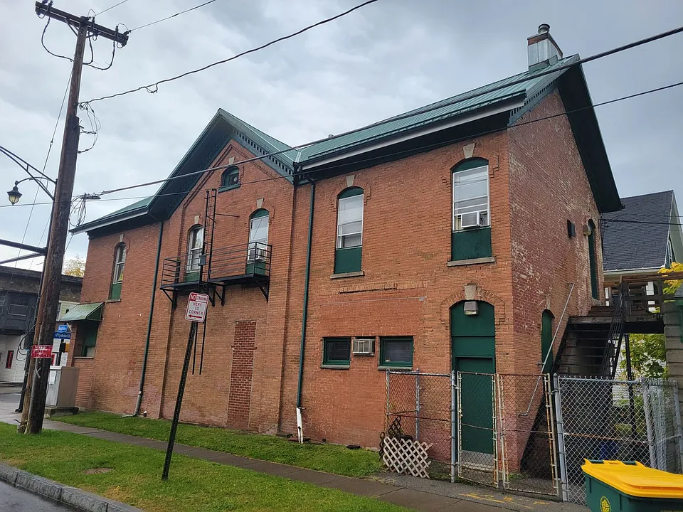1006 S Plymouth Ave