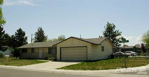 Large Corner Lot!