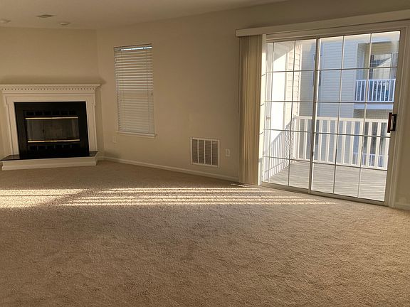 4th image of 300 Grosvenor Ln APT 201