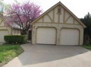 1430 Stone Meadows Dr, Lawrence, KS 66049