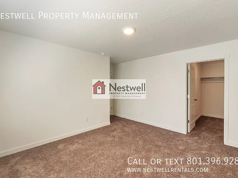 533 N Helmsman Ln — Photo 17