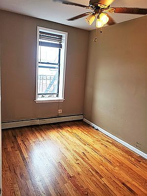 3rd image of 4004 36th Ave APT 1F