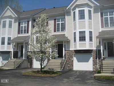1002 Larson Dr, Danbury, CT, 06810