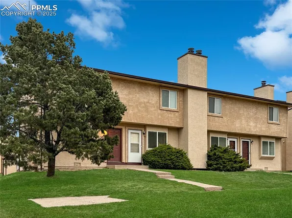 3033 Starlight Cir, Colorado Springs, CO 80916