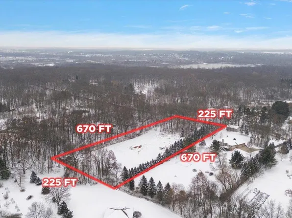 700 W Maple Rd, Milford, MI 48381