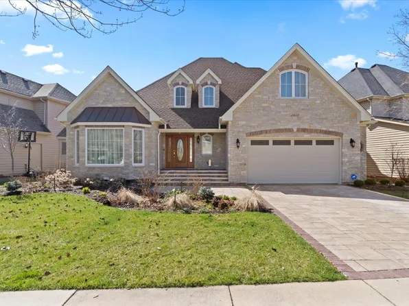 2453 Waterside Dr, Aurora, IL 60502