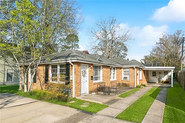 1st image of 453 Aurora Ave