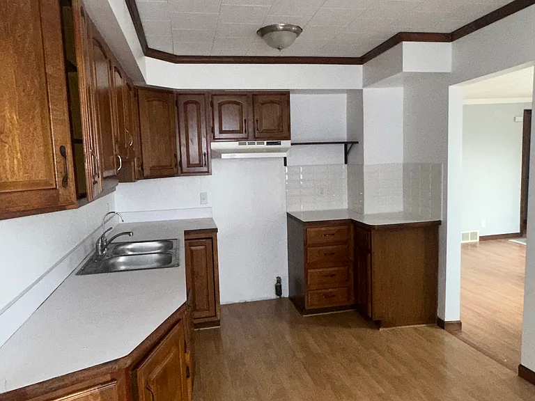 27557 Eureka Rd — Photo 5