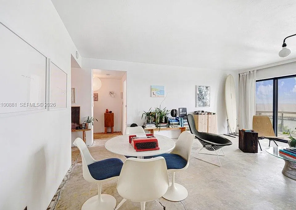 2451 Brickell Ave #6C
