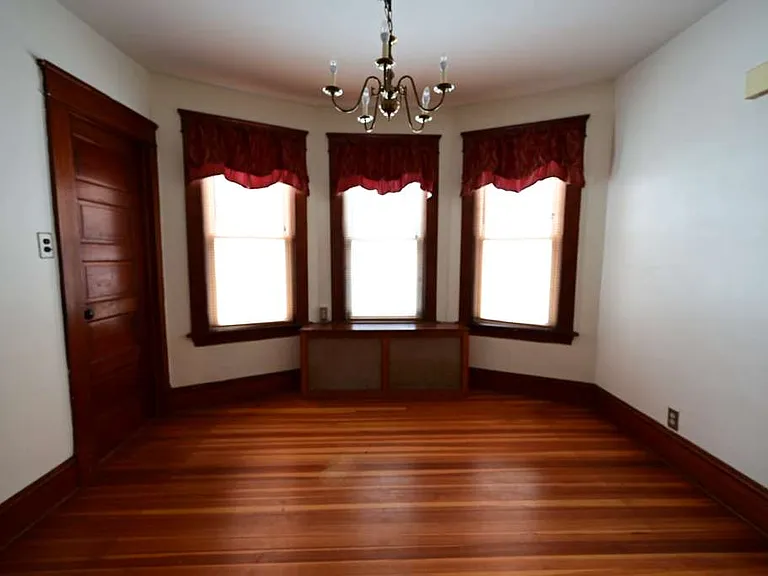 11 Brayton St — Photo 9