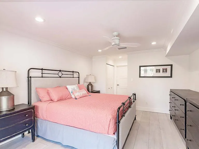 1125 W Peppertree Dr #102 — Photo 21