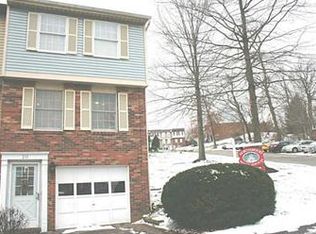 211 Timber Trl, Imperial, PA 15126