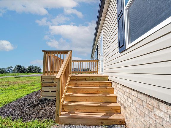 4th image of 804 Eagleview Ln