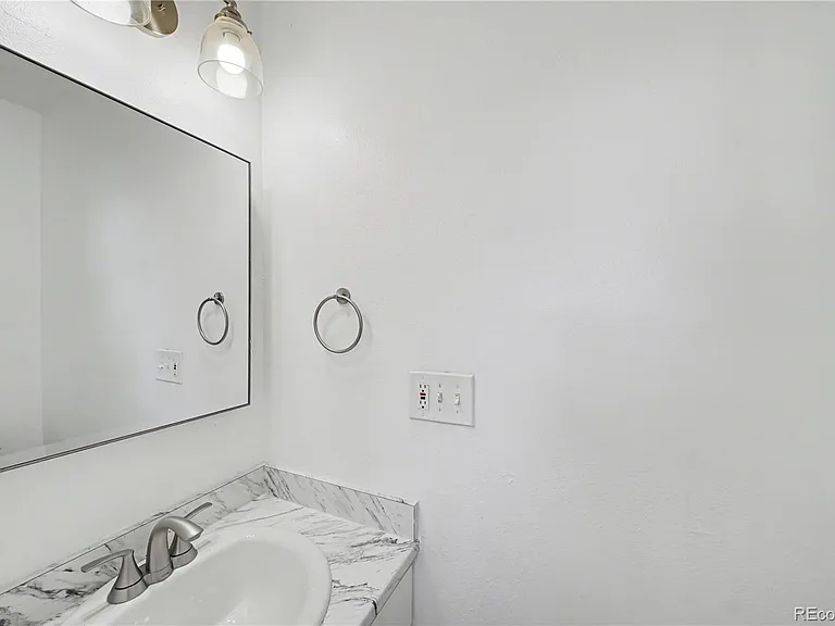 1920 S Oswego Way — Photo 10