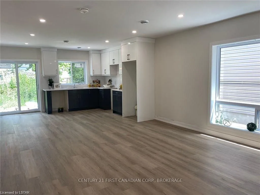 2 bed, $1,800 — Photo 2