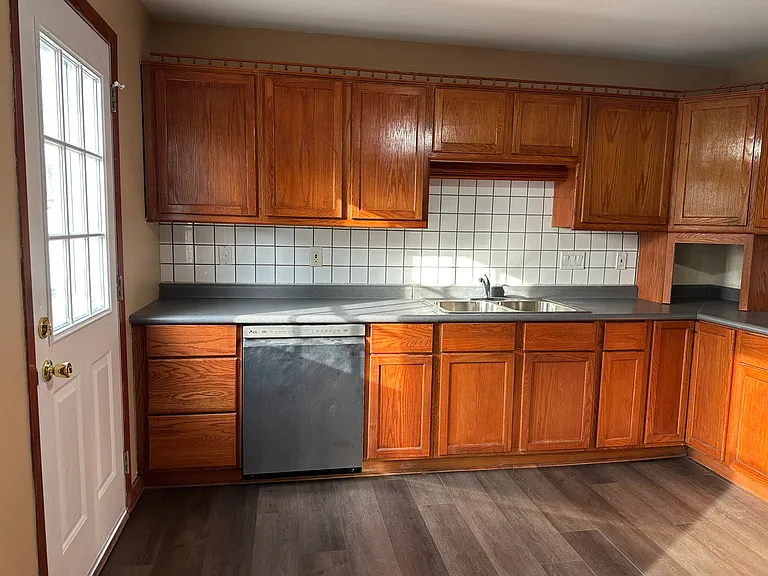 508 Kenyon Ave — Photo 9