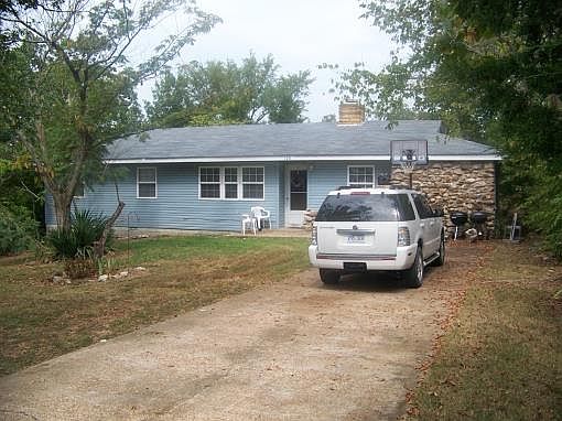 3rd image of 100 W 13th St