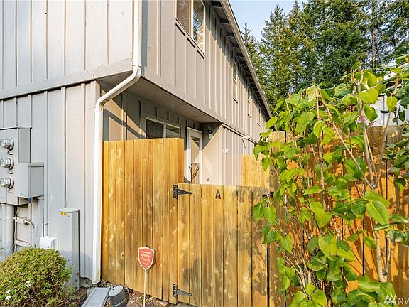 4th image of 2824 60th Ln SE Unit A
