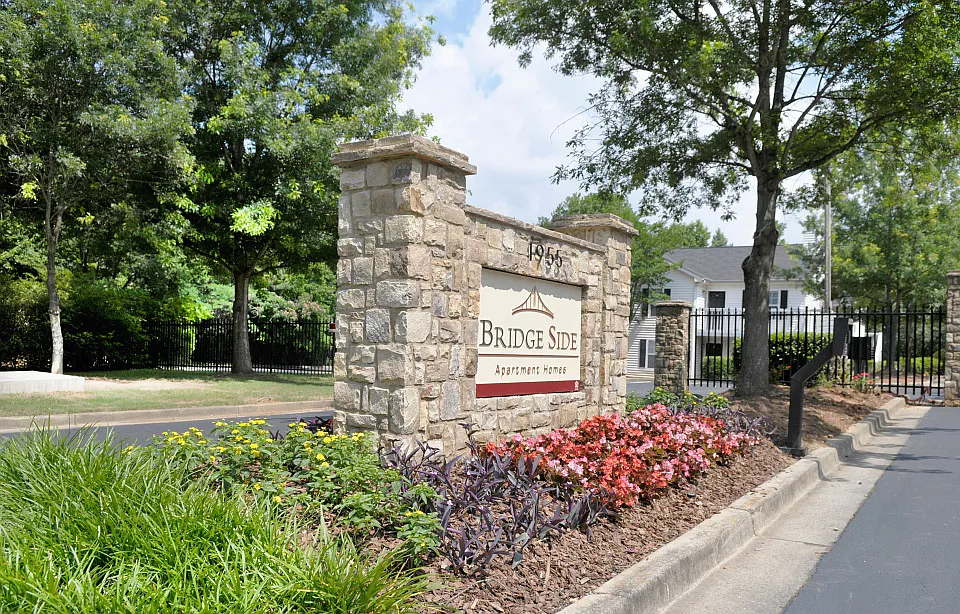 Bridgeside Apartments