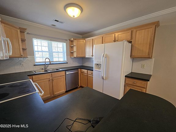 5th image of 2106 Braselton Dr
