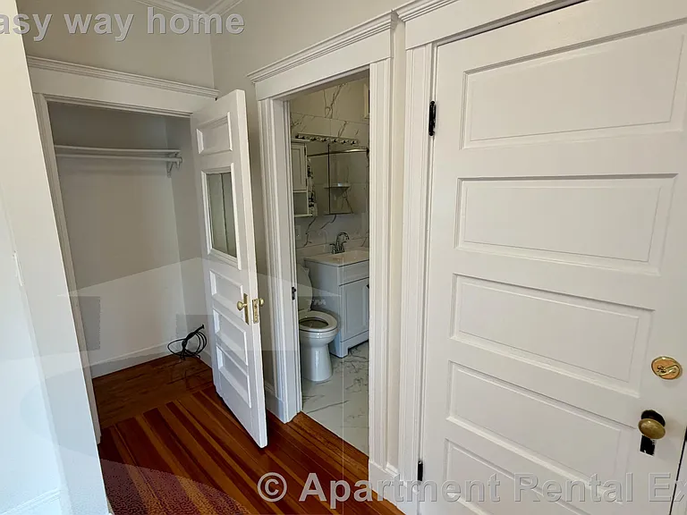 9 Ashland St — Photo 3