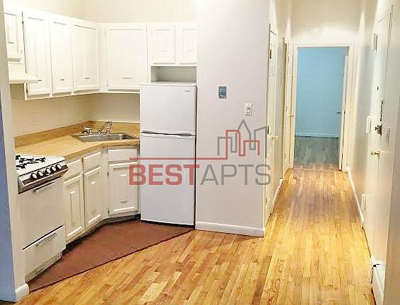 3rd image of 450 W 47th St APT 1D