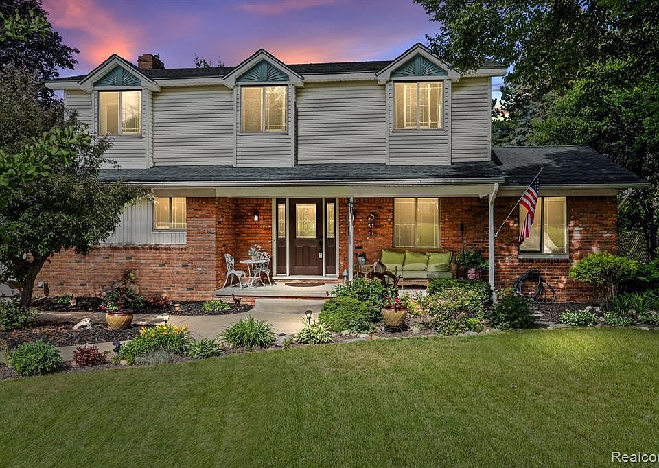 1st image of 344 Melinda Cir E