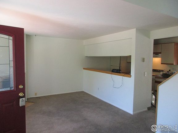 5th image of 269 S Taft Ct