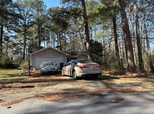 525 Laurel Cir, Tyrone, GA 30290