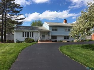 5930 River Rd, Waterville, OH 43566