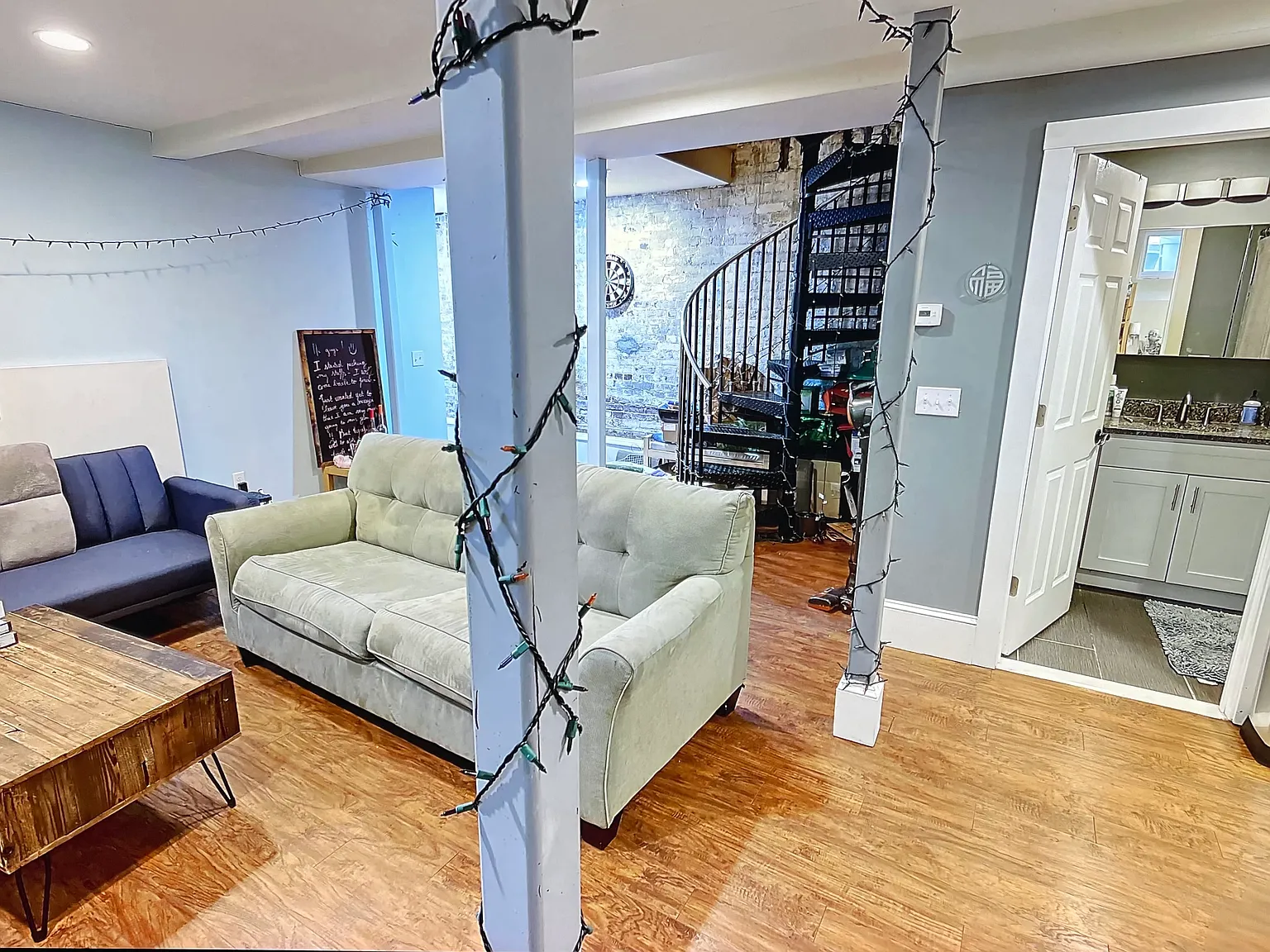 7 bed, 2500 sqft, $9,500 — Photo 4