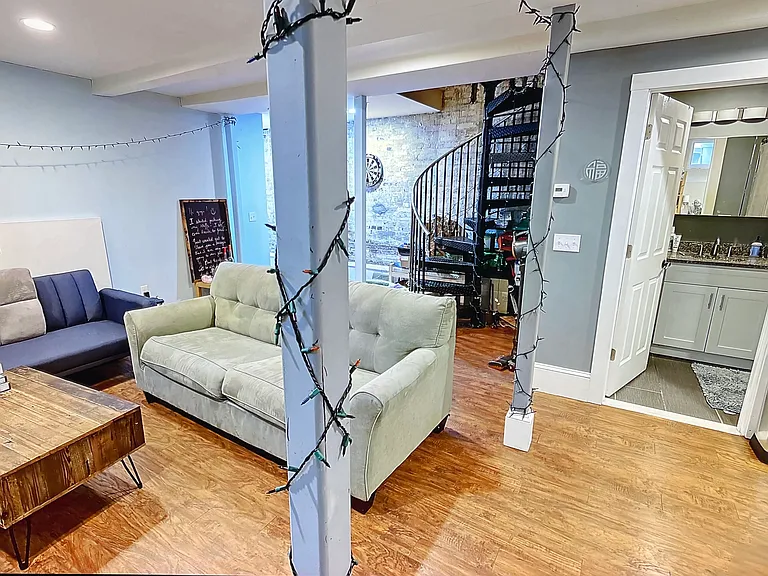 231 Norfolk St #2R — Photo 4