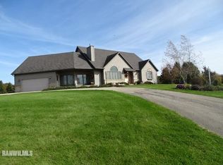 3189 W Forest Rd, Freeport, IL 61032