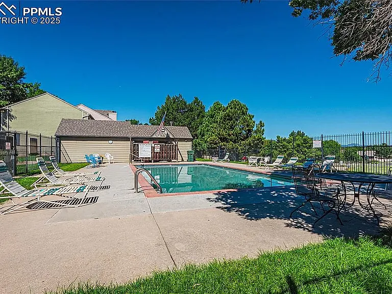 3342 Queen Anne Way — Photo 16