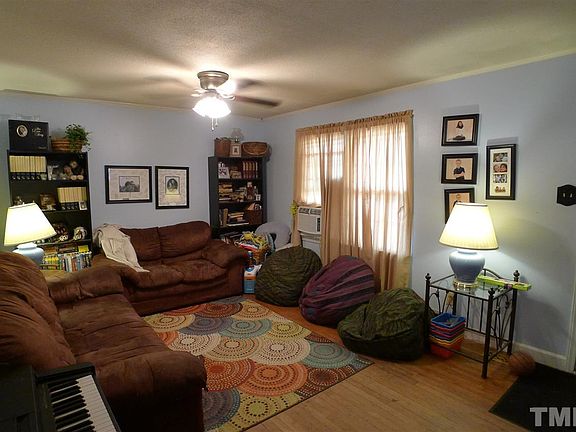 3rd image of 126 Kearney Ave