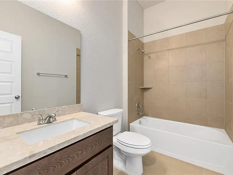 113 Thurston Dr — Photo 42