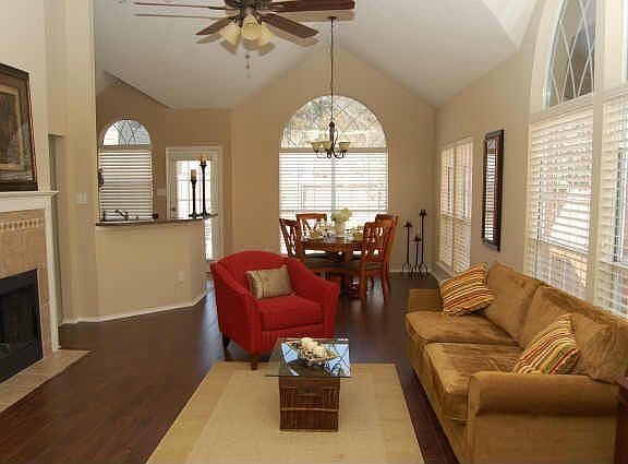 2nd image of 2204 Ellis Dr