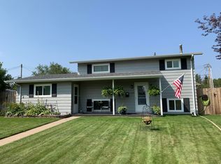 1243 8th Ave W, Williston, ND 58801