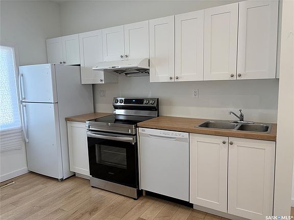 2nd image of 115-117 I AVENUE S